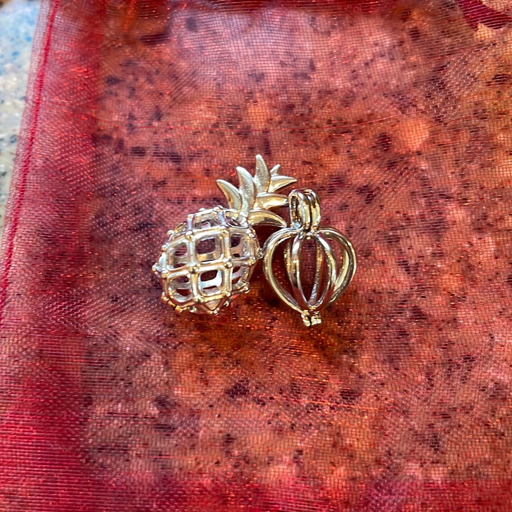 Pearl cages